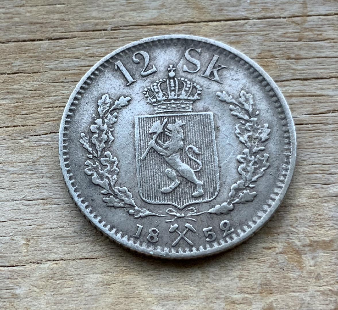 1852 Norway 12 Skilling .875 silver High grade coin C271